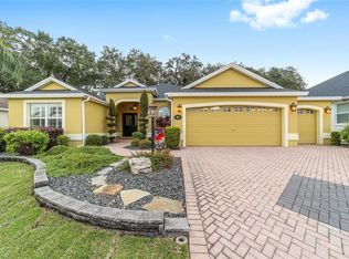 565 Society Hill Cir, The Villages, FL 32162