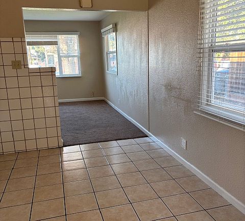 4th image of 2176 Lausett Ave