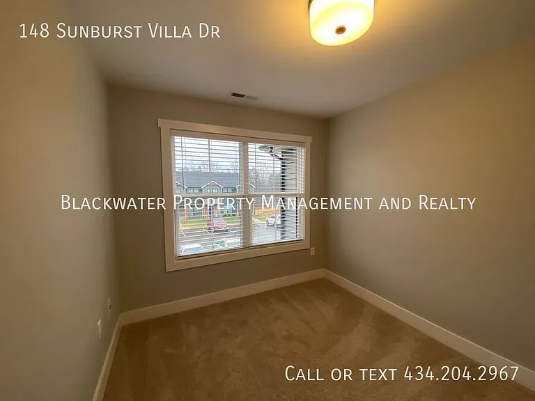 148 Sunburst Villa Dr — Photo 12