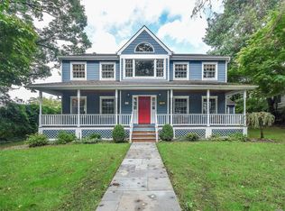 152 Dayton St, Sea Cliff, NY 11579