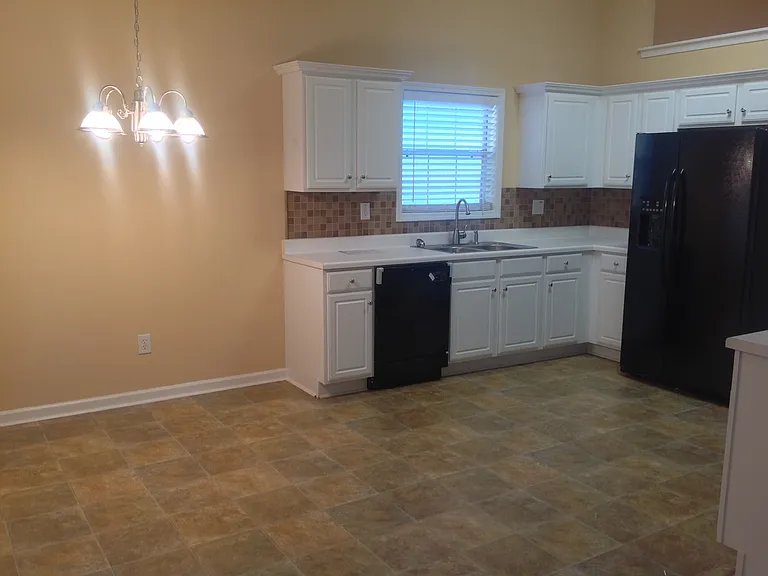 360 Princeton Way — Photo 3