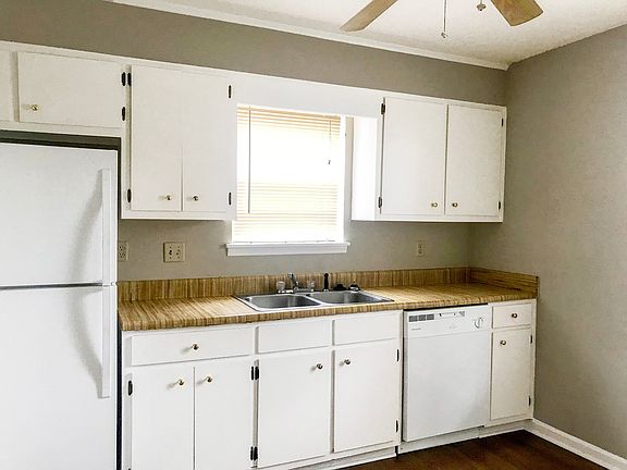 3rd image of 4087 Melrose Dr