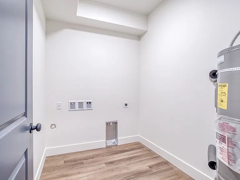 The Lofts 38 — Photo 15