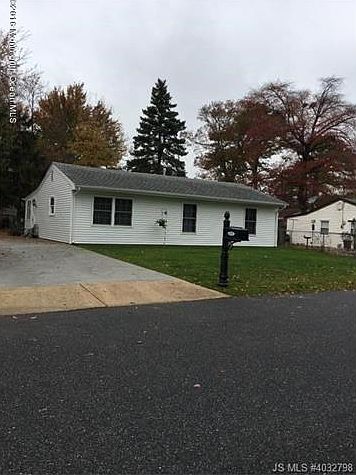 2nd image of 115 6th St