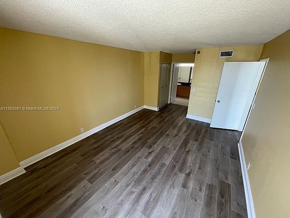 3rd image of 3300 NE 191st St APT 514