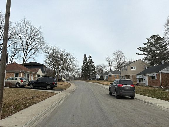 4th image of 311 Oakwood St