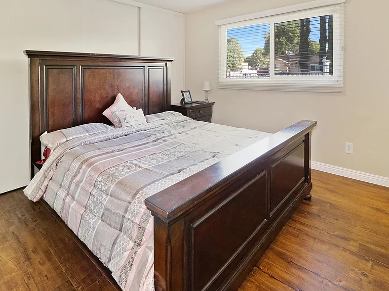Master Bed Room 1