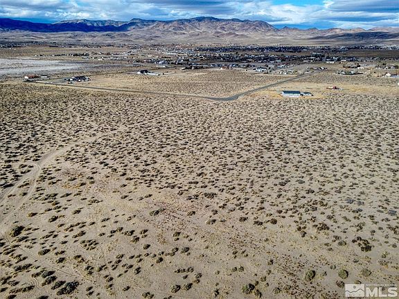 3rd image of 61 Desert Wells Cir