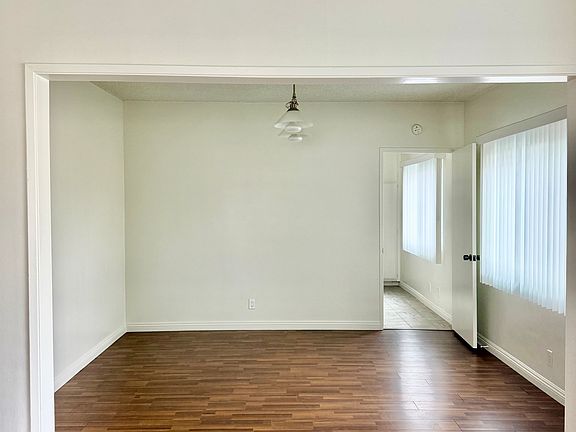 5th image of 1547 Stanford St APT 4