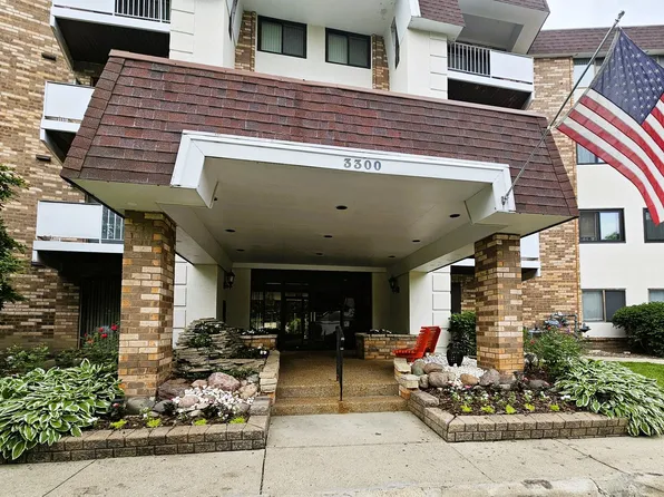 3300 N Carriageway Dr Unit 307, Arlington Heights, IL 60004