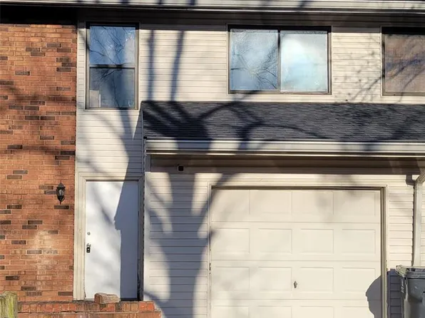 12435 Sea Lane Dr, Florissant, MO 63033