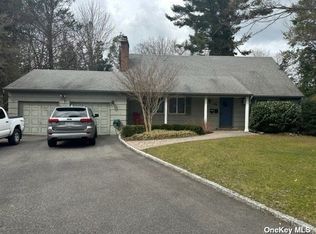 47 N Woodhull Rd, Huntington, NY 11743