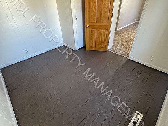 5th image of 1417 Division St