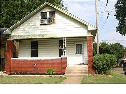 1018 Marshall Ave photo 1