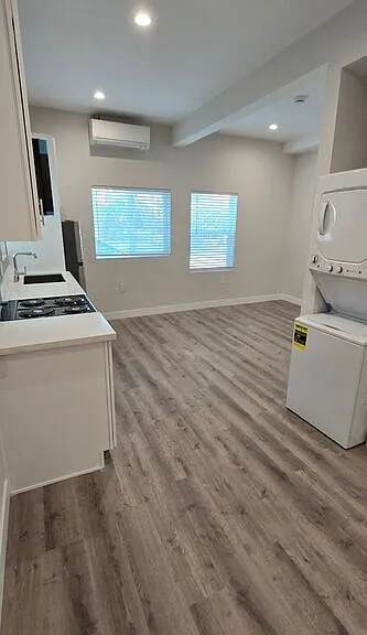 1462 S Shenandoah St #8 — Photo 1