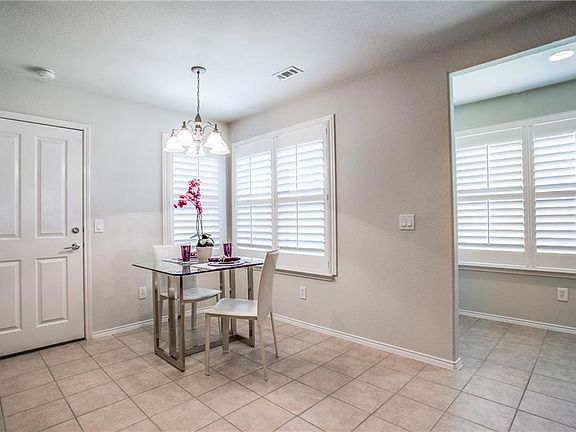 5th image of 1114 Troon Dr