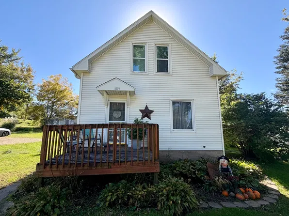 1815 22nd Ave S, Clinton, IA 52732