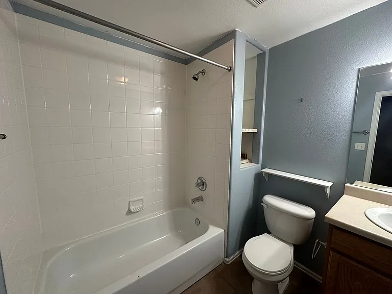 4157 Knollvale Dr — Photo 9