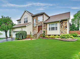 6 Saint Peter Dr, South Amboy, NJ 08879
