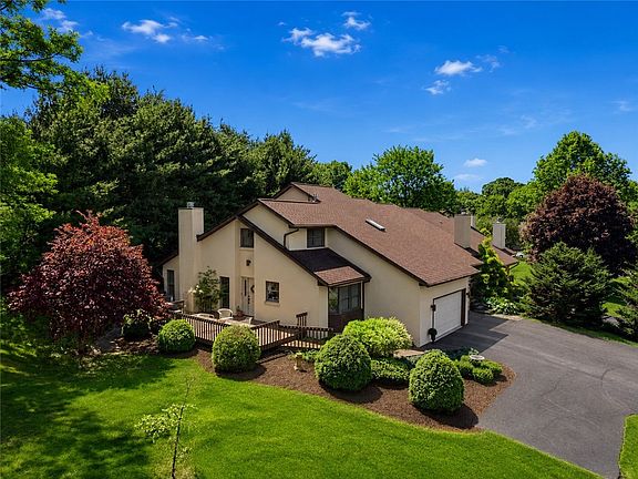 3rd image of 151 Oak Dr