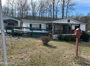 222 E Cumberland Ln, Speedwell, TN 37870