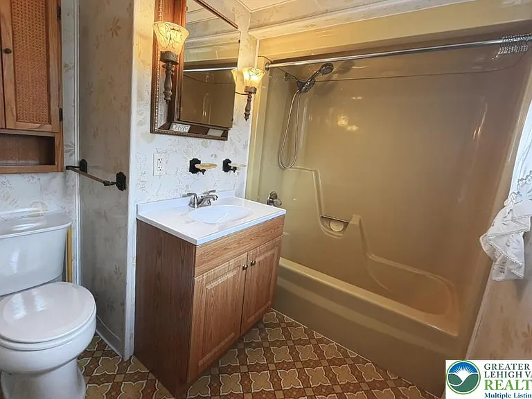 510 Zucksville Rd — Photo 17