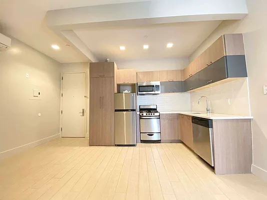 Rented by Bruma Realty LLC | media 43