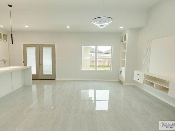 4th image of 8721 Swan Lake Dr
