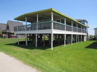 214 Sandpebble Pl, Surfside Beach, TX 77541