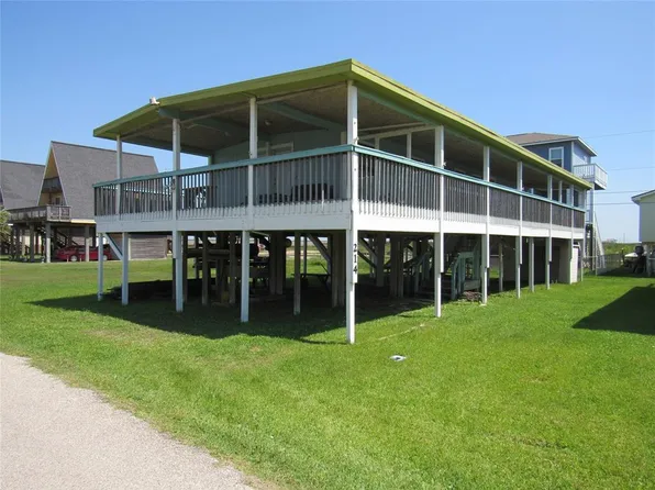 214 Sandpebble Pl, Surfside Beach, TX 77541