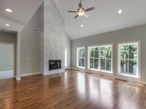 5th image of 450 Paul Norman Dr