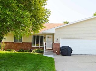 5509 Parklane Dr, Kearney, NE 68847