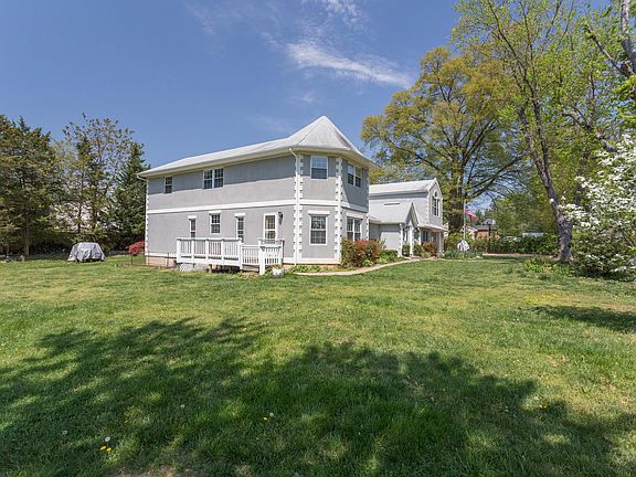 4th image of 4800 Edwards St