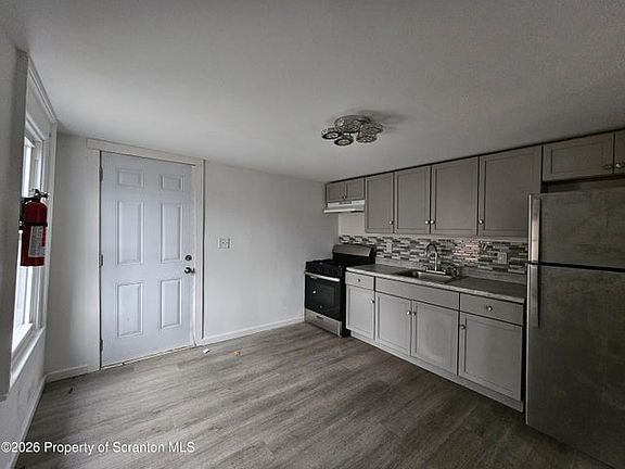 3rd image of 1515-1517 Brick Ave #1515