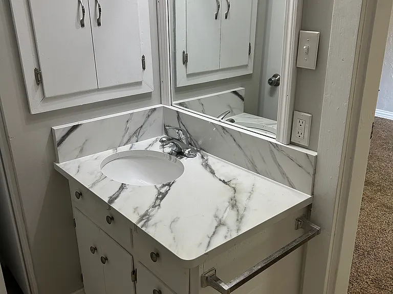 Brand new vanity with new top mirror.