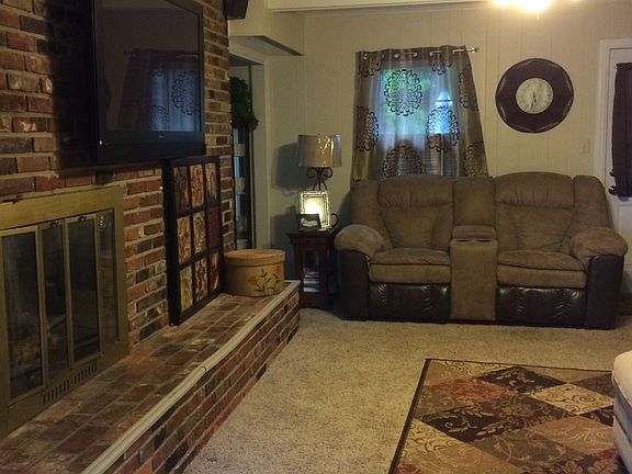 Double sided gas fireplace