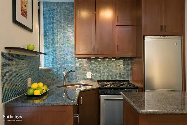 Sold by Sotheby's International Realty | media 8