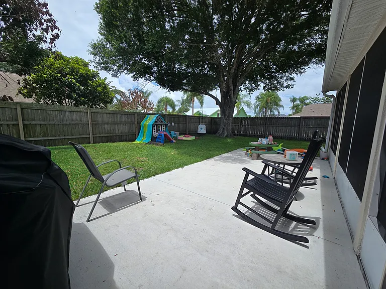 985 Pelican Ln — Photo 25