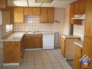 3rd image of 1005 W Avenue H6