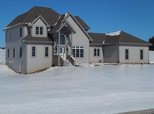 4236 Meadowlark Ln, Hubertus, WI 53033