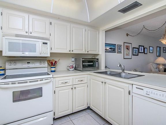 3rd image of 6365 Bahia Del Mar Blvd APT 403