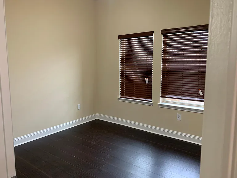 1707 Leann Ln — Photo 3