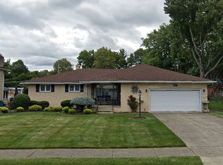 1008 Meadview Dr, Seven Hills, OH 44131