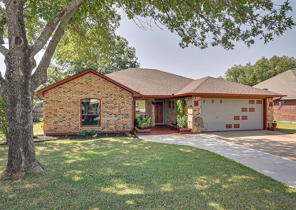 1st image of 108 Driftwood Ln