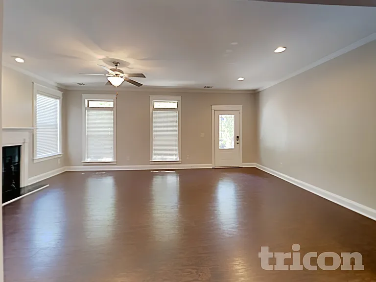 2435 Center Pointe Cir SW — Photo 5