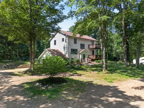 5358 S 49th Rd, Cadillac, MI 49601