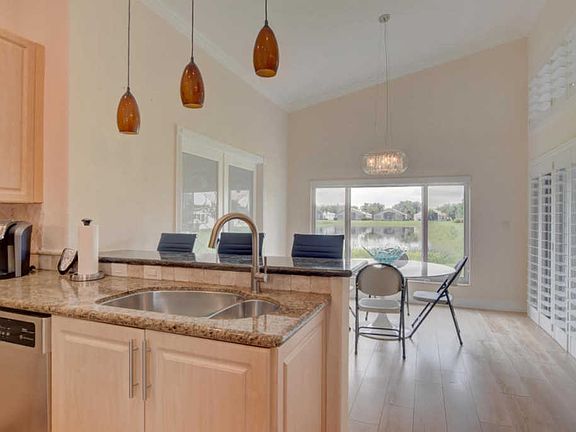5th image of 13149 Alhambra Lake Cir