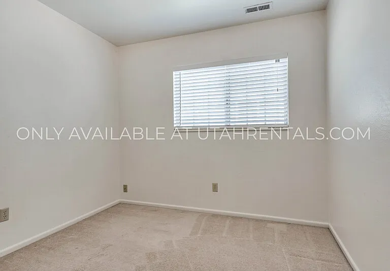 255 E Center St #11 — Photo 12