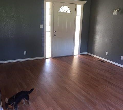 Front Room - Entry