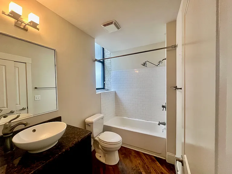 413 E Chapel Hill St #103 — Photo 5